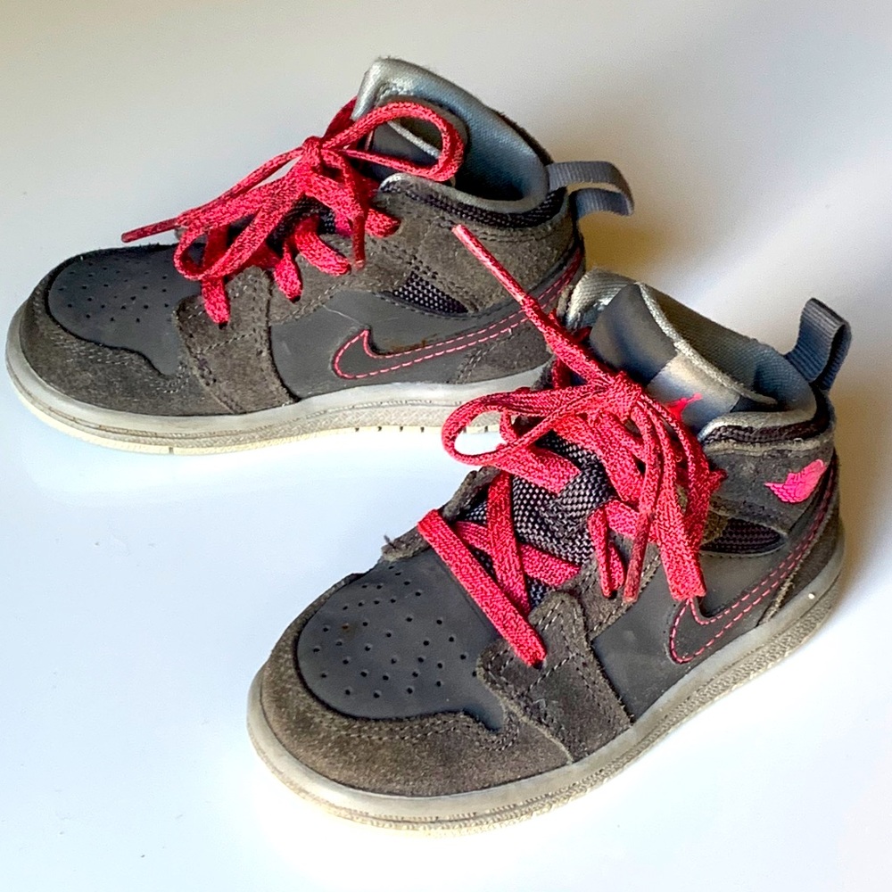 Jordan 1 gray suede and hot pink size 6C